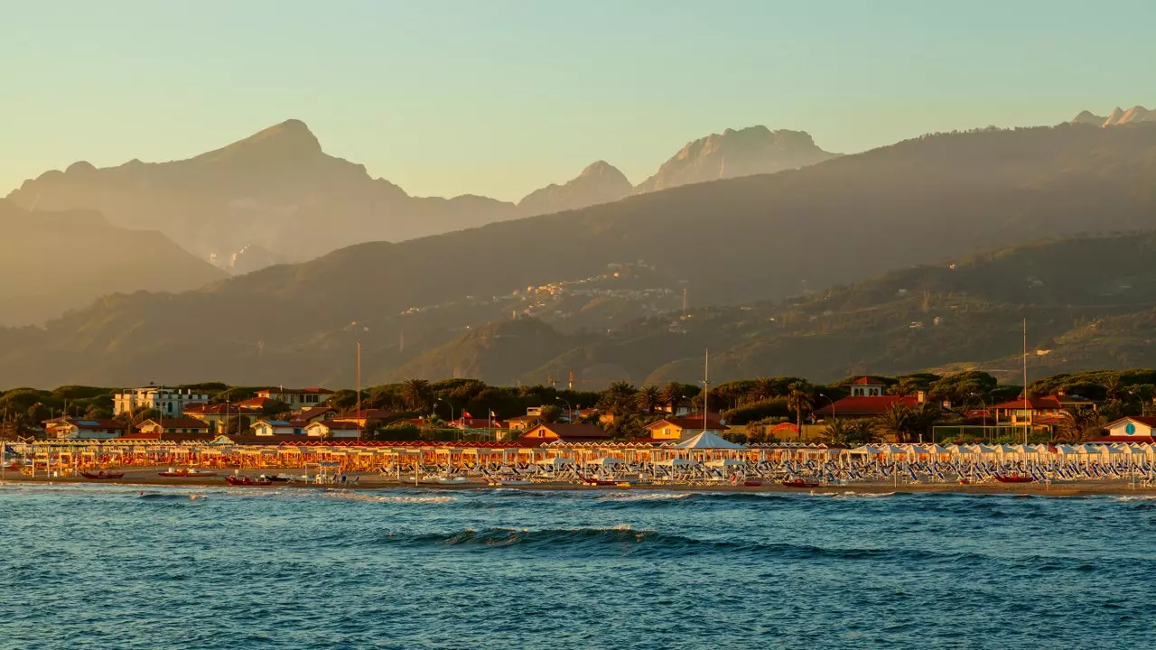 Dem Ermanno Scervino säi Refuge zu Forte dei Marmi: en Hommage un 'dolce far niente'