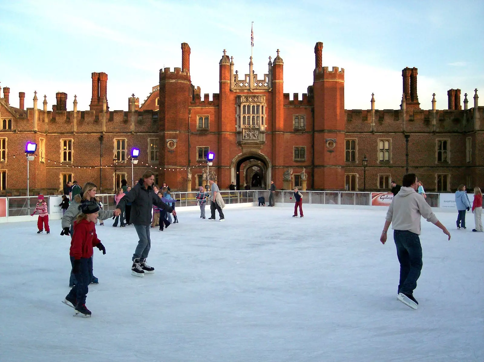 Pattinaggio su ghiaccio a Hampton Court.