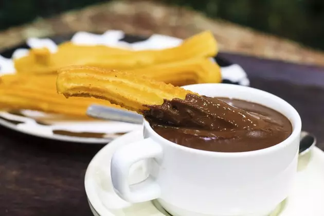 Kuchovya churro furaha isiyoweza kutengwa