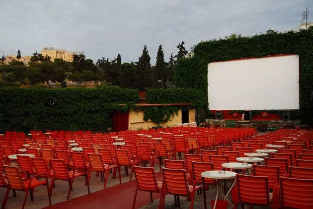 Thisio ein Open-Air-Kino in Athen