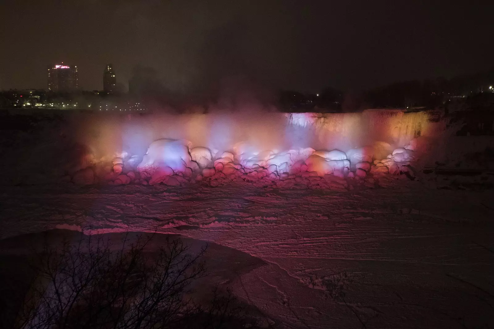 Les chutes du Nigara gelées par une vague de froid extrême