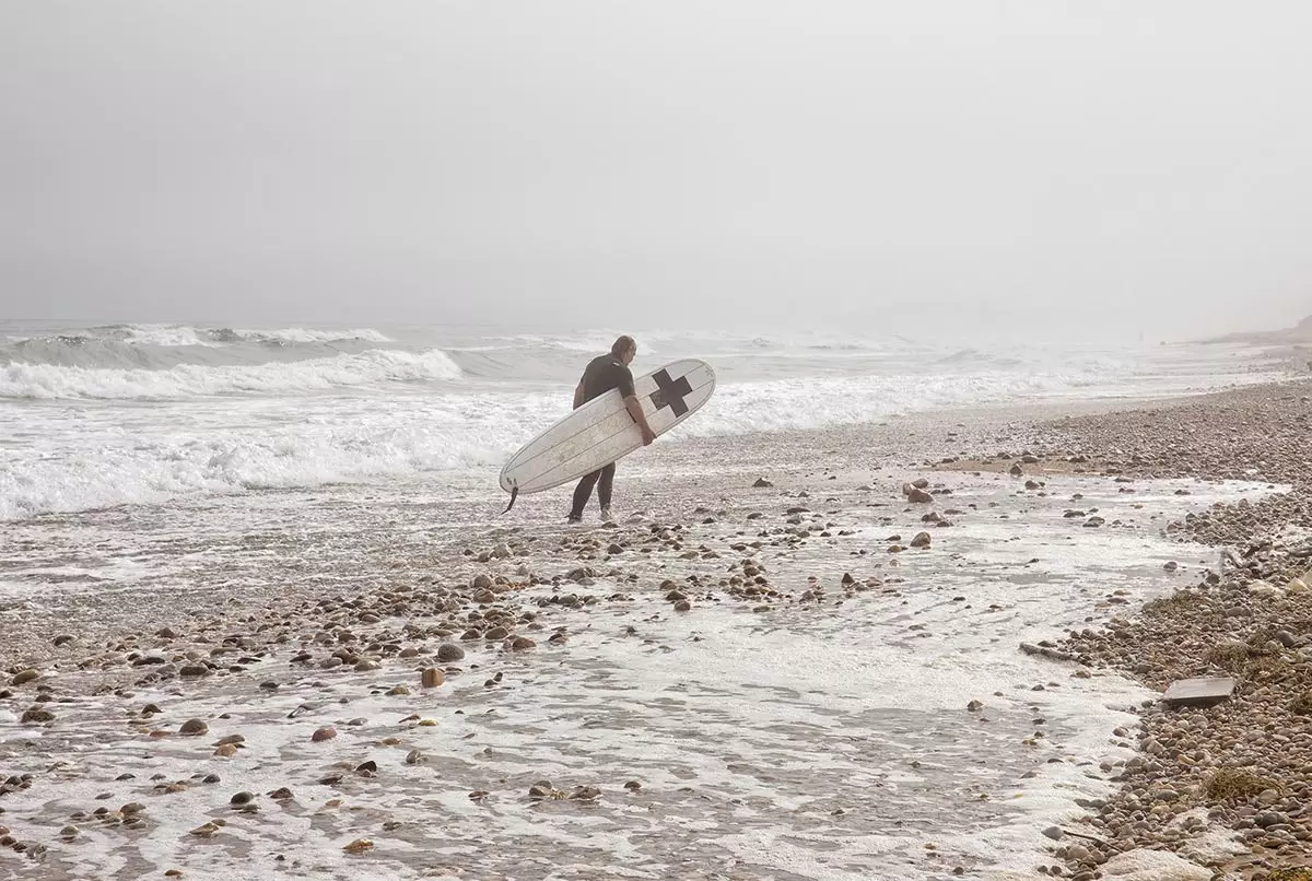 Byen er berømt for sine lange dage med fiskeri og surfing i solen