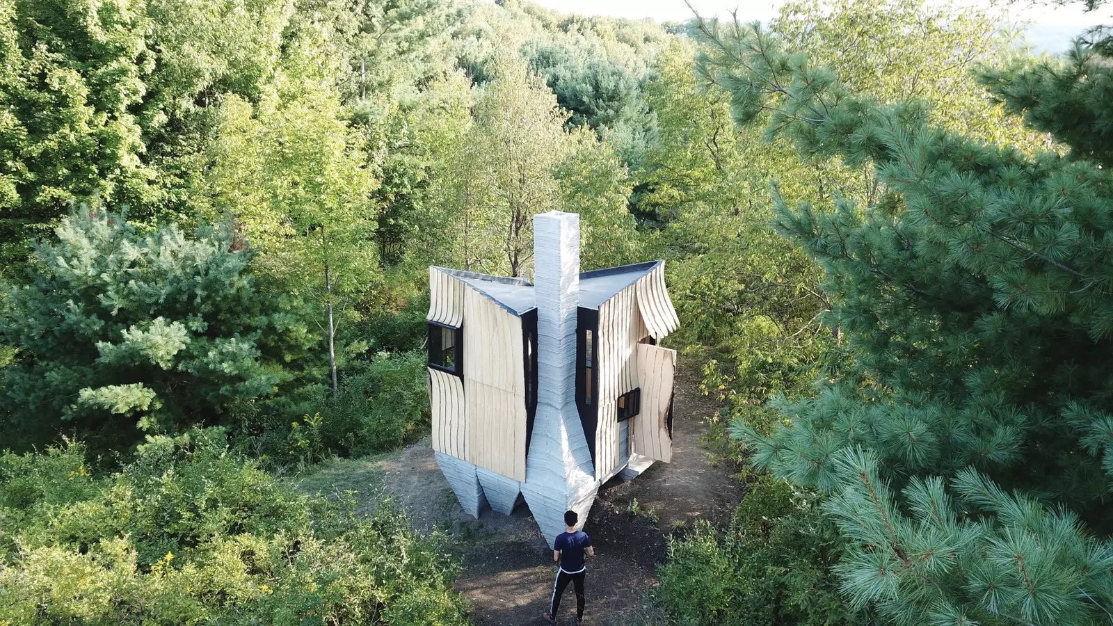 HANNAH'S CANOPY CABIN