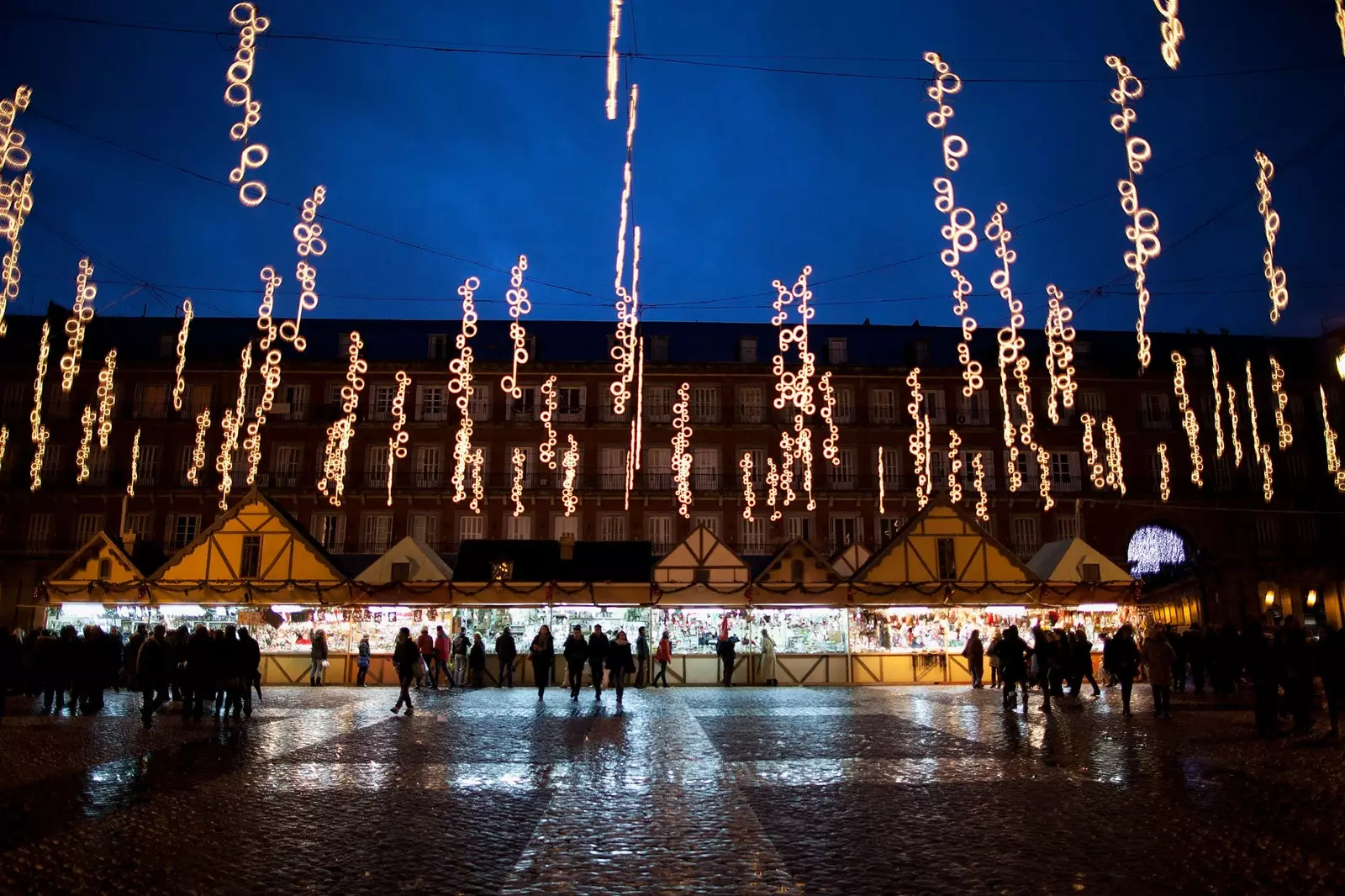 Tregu i Krishtlindjeve në Plaza Mayor në Madrid.