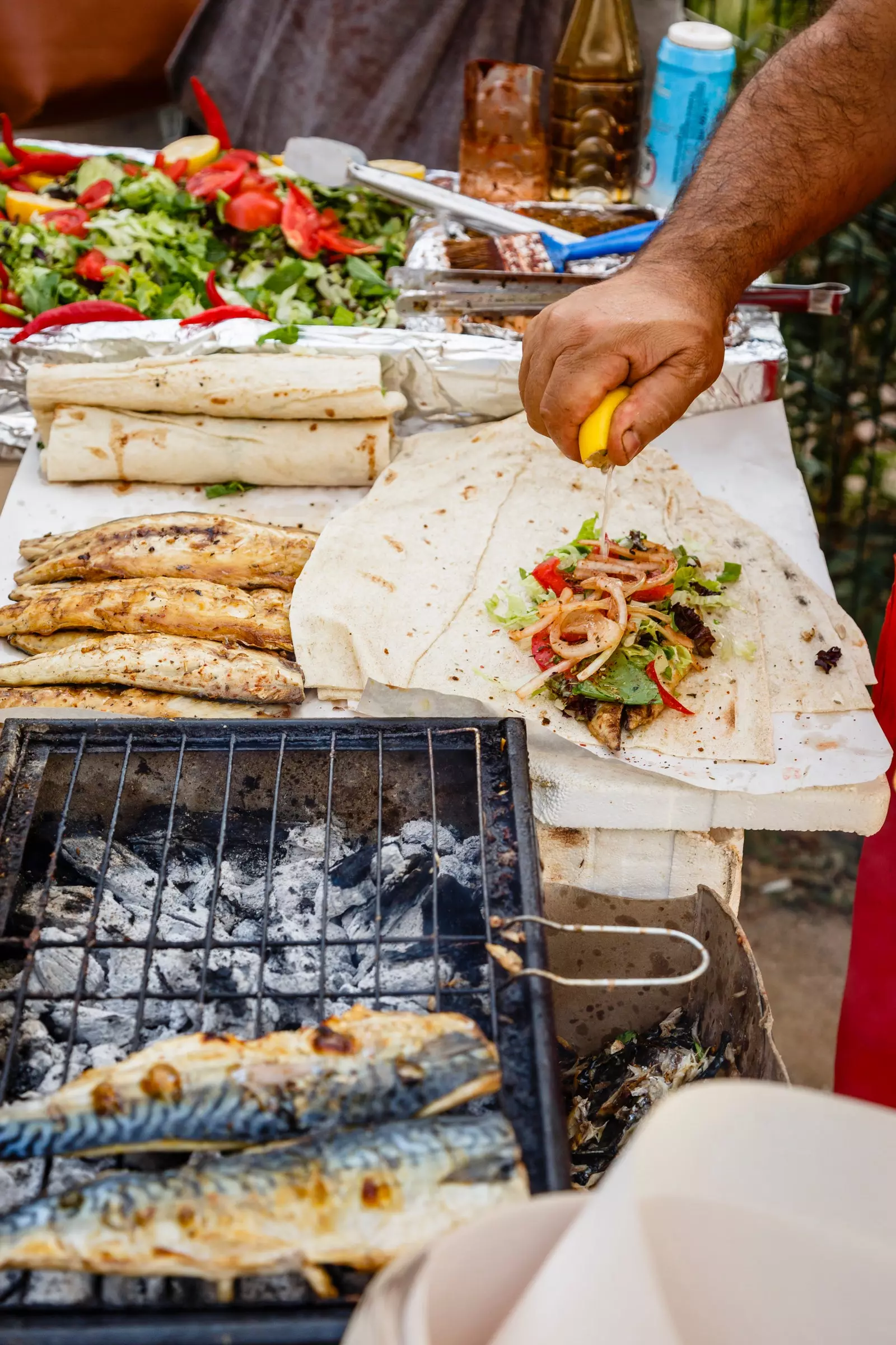 Balık ekmek street food bod i Istanbul.