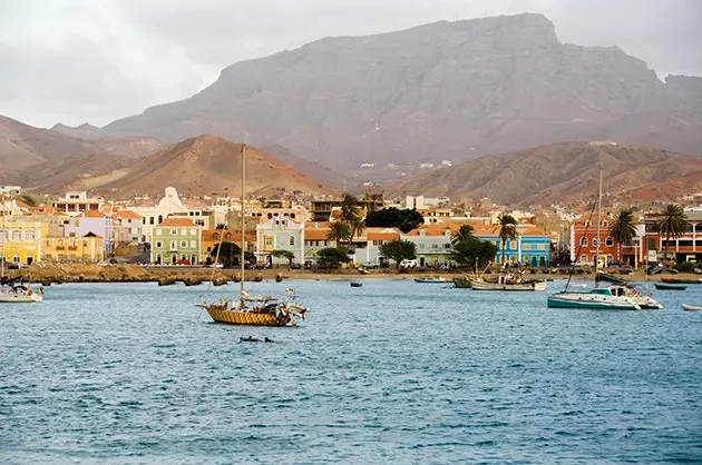 Destinatioun Mindelo am Norde vun der Insel São Vicente