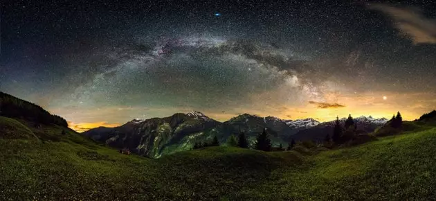 Šajās neticamajās fotogrāfijās ir iemūžināts Visums, tā zvaigznes un tā milzums