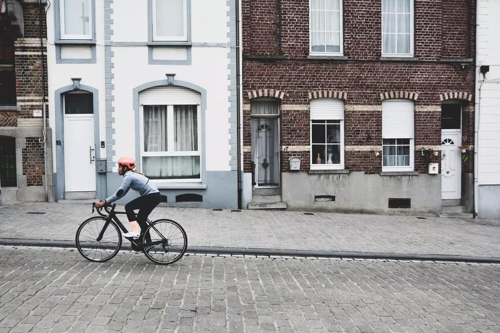 vrouw op de fiets