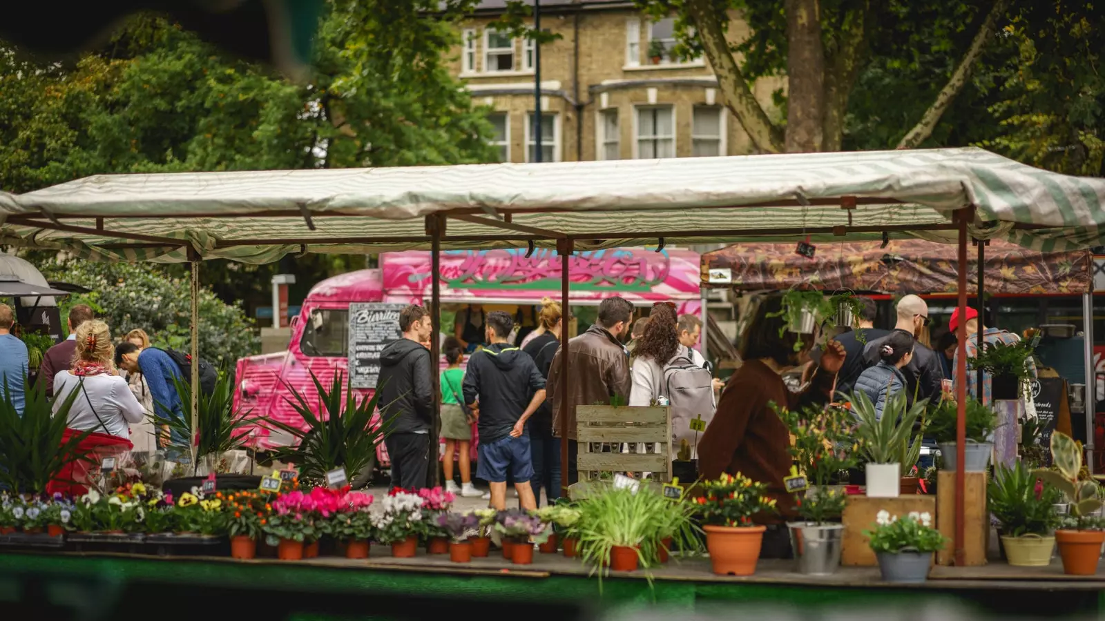 Piața de sâmbătă din Brockley.