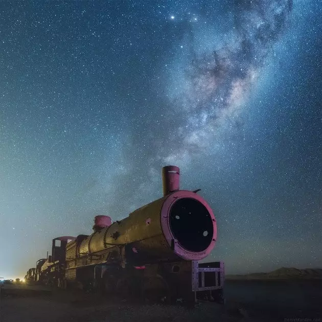 Assim é a Via Láctea refletida no maior deserto salino do mundo