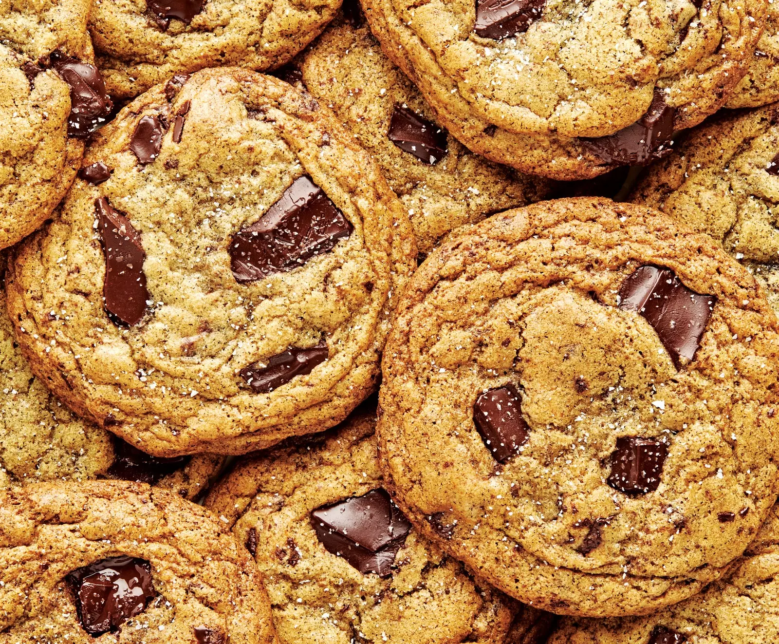 A receita de biscoitos de trigo sarraceno com chocolate e sal para fazer sucesso nos lanches