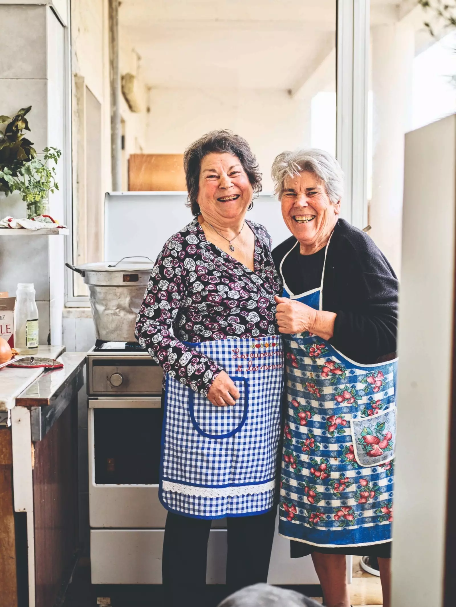 Pasta Grannies lernen wir, wie man Pasta wie italienische Omas kocht.