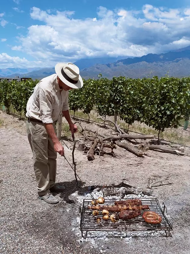 Pečeno na roštilju usred vinograda