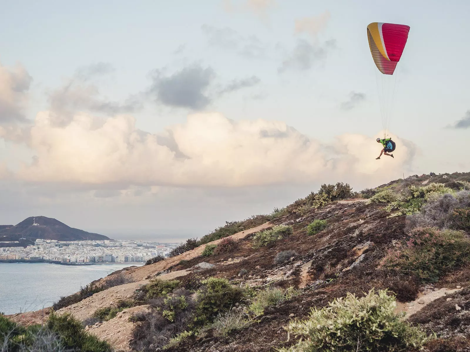 Paragliding v Rincón Bay Gran Canaria.