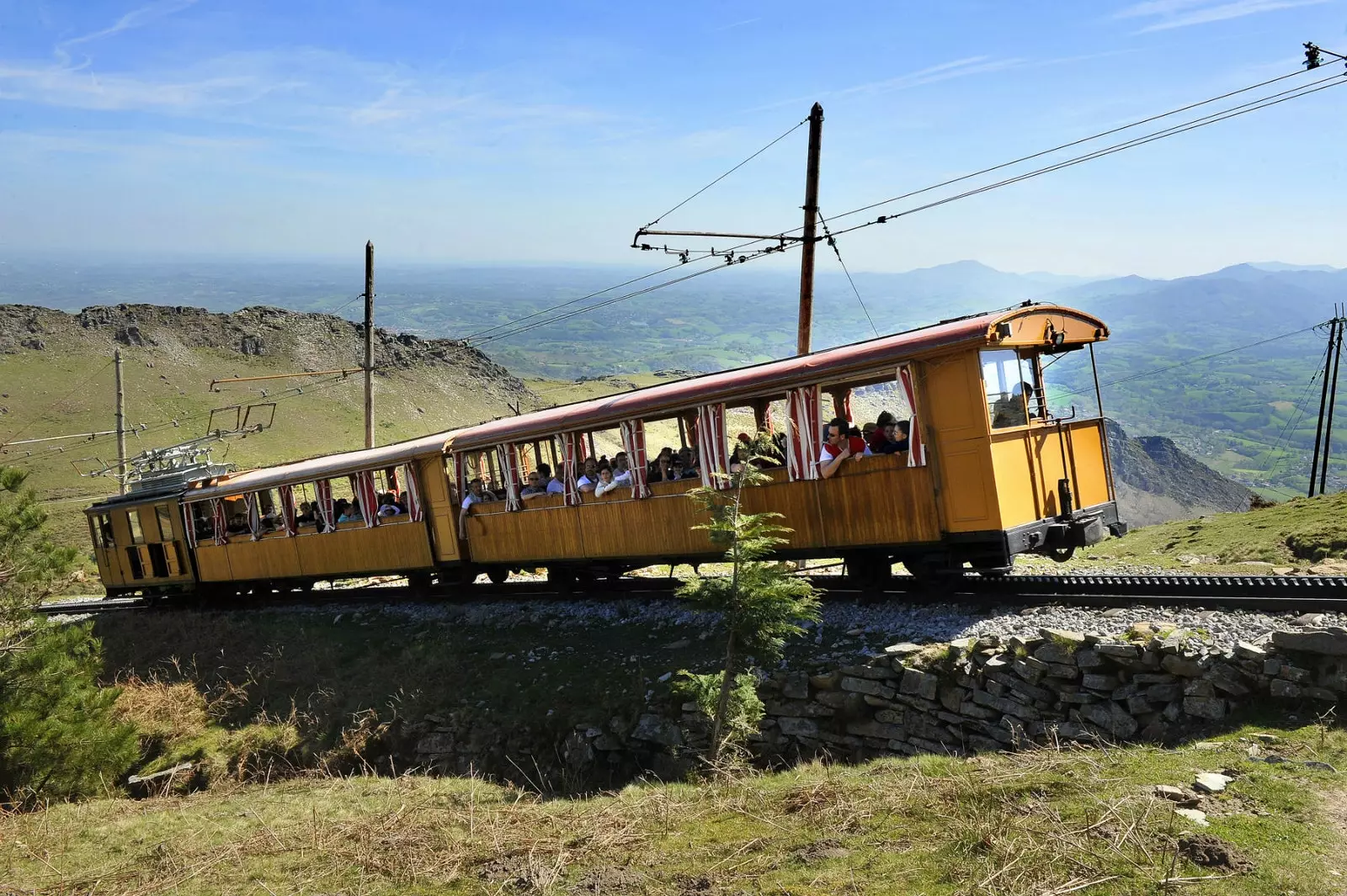 A 905 mètres d'altitude.