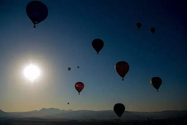 Festival Belon Eropah atau cara mengisi langit dengan belon udara panas di Igualada