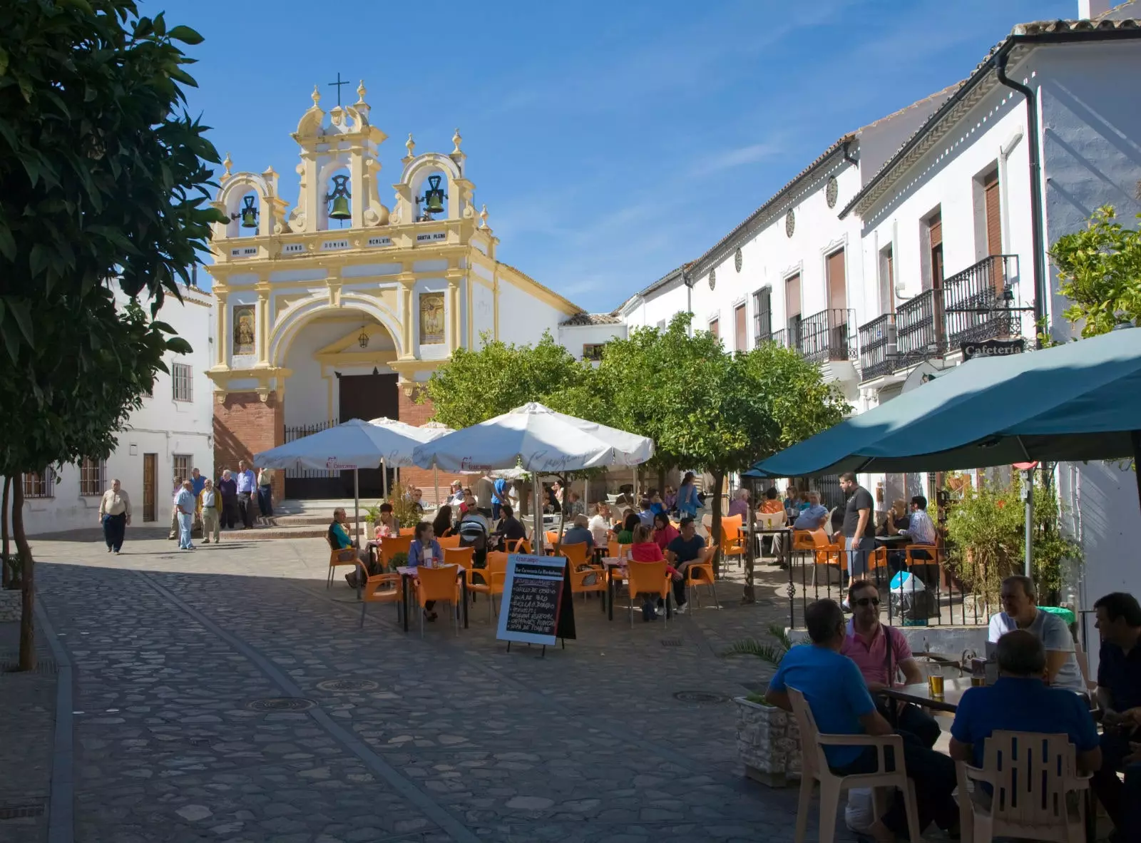 A bela praça de San Juan de Dios Letrán.