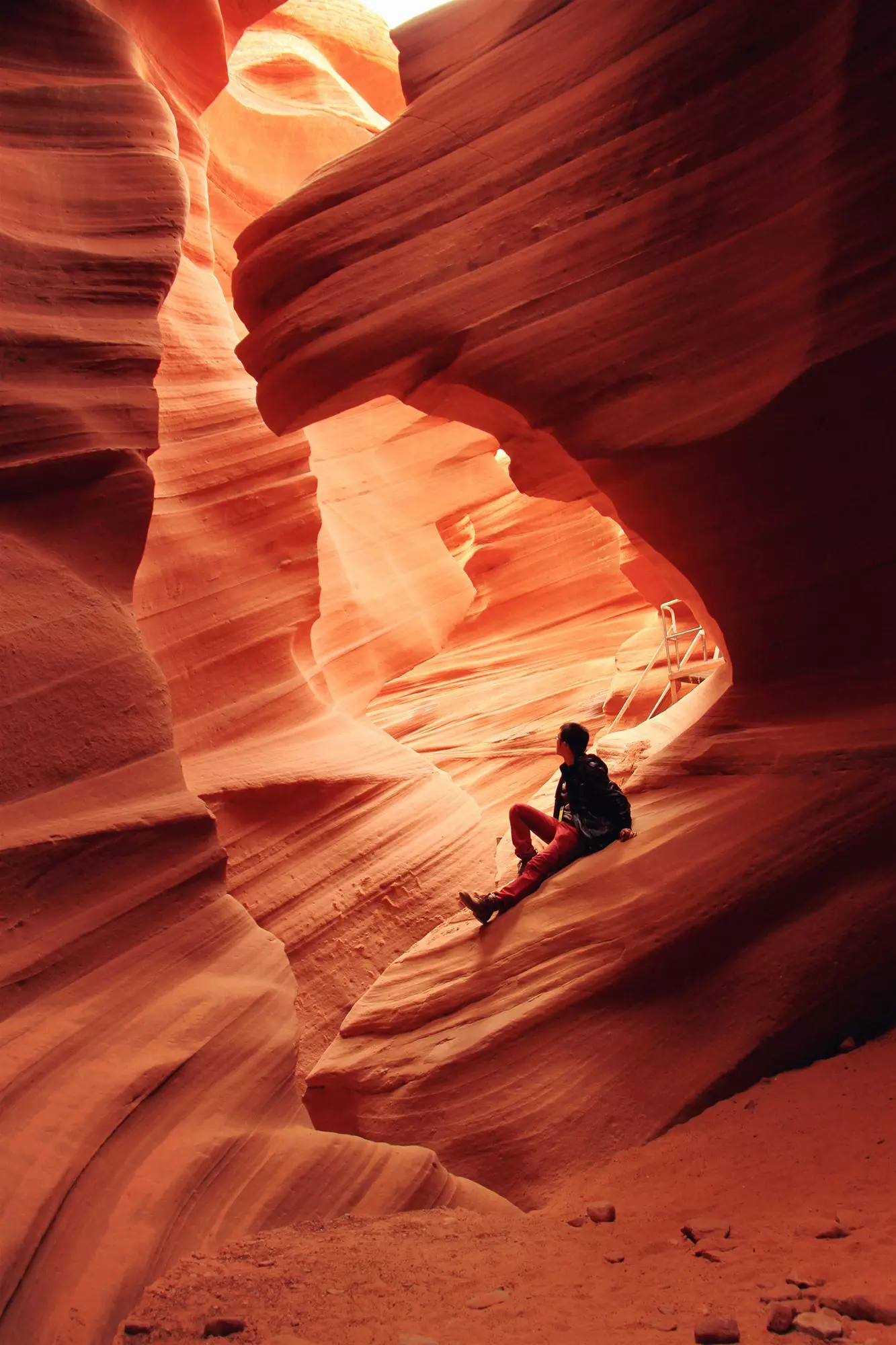 Duttlungafullar myndanir Antelope Canyon eru yfirþyrmandi