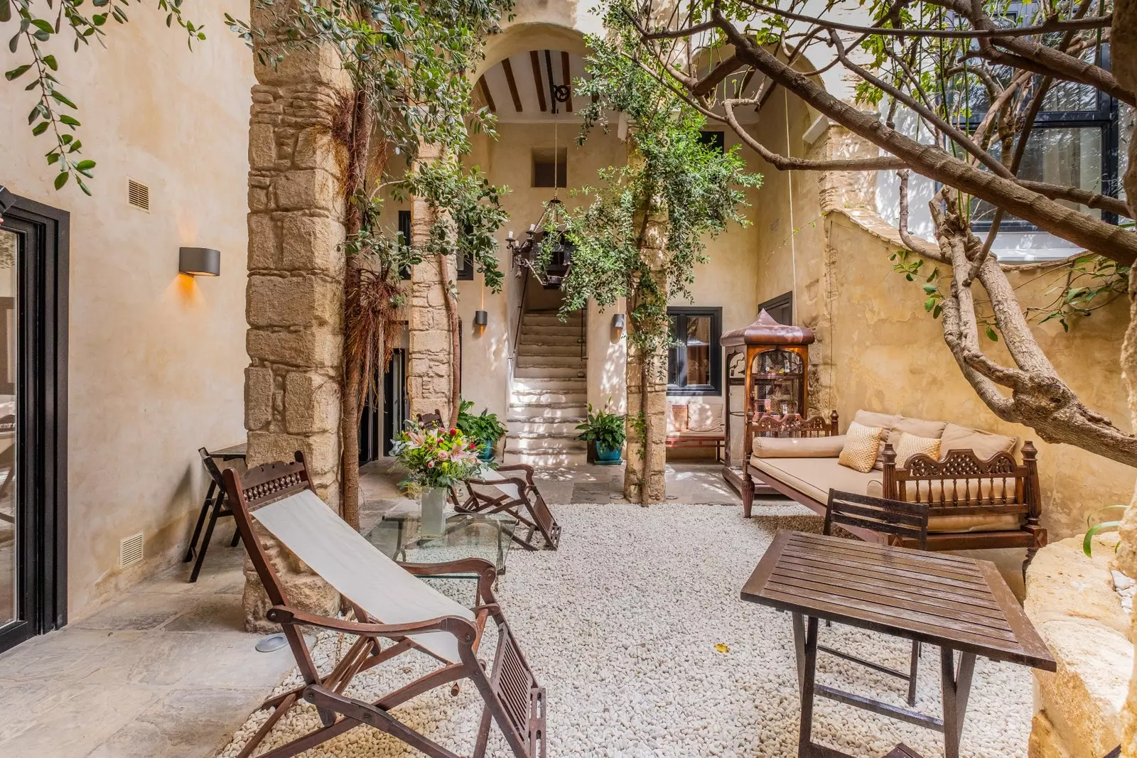 Cour du XVIe siècle de l'hôtel-boutique V... à Vejer de la Frontera.