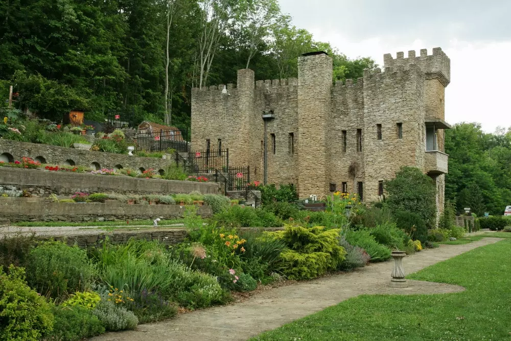 Il castello di Loveland è stato costruito in onore del castello francese La Roche.