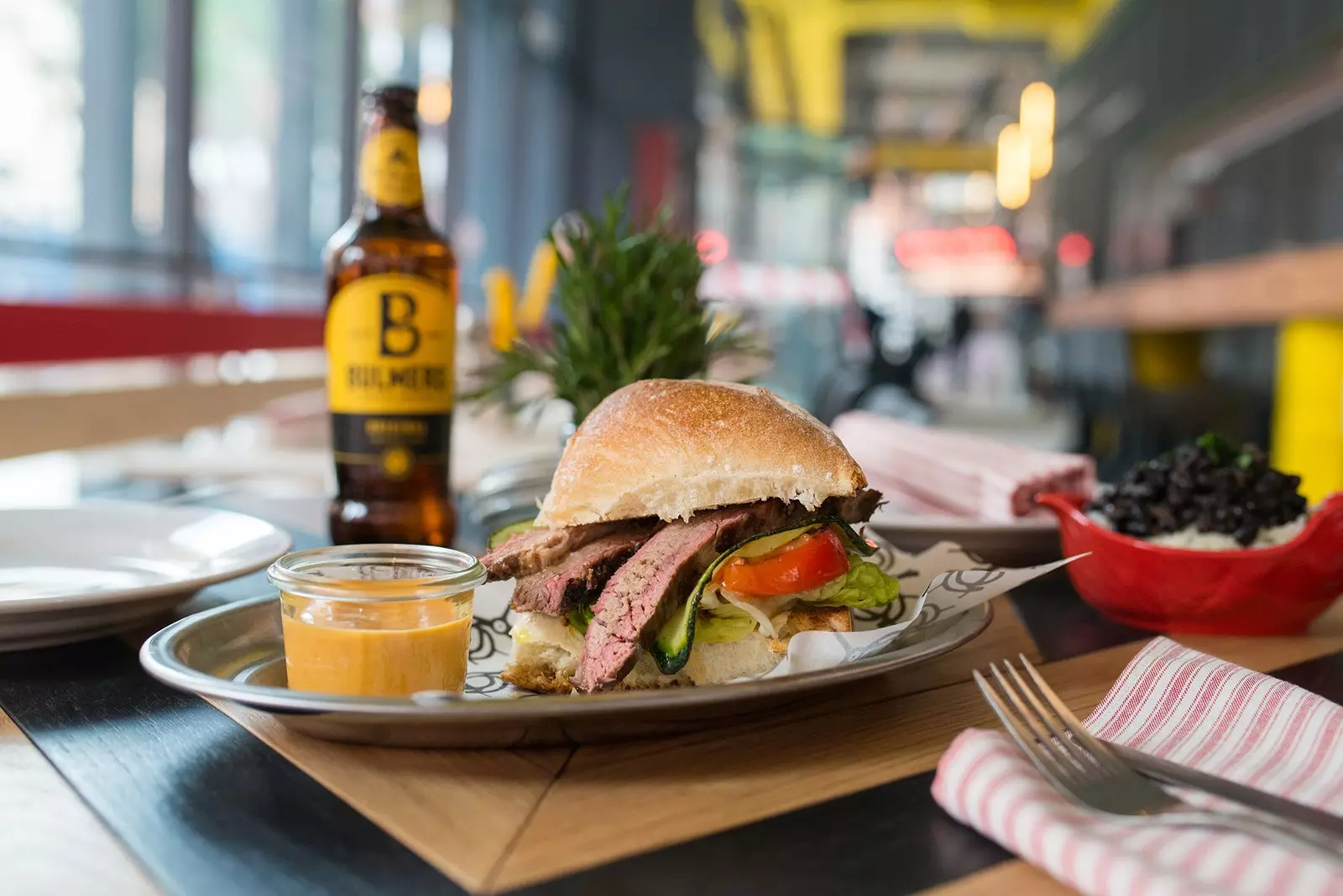 Hamburguesa de vedella a la brasa amb formatge fos de Limbo