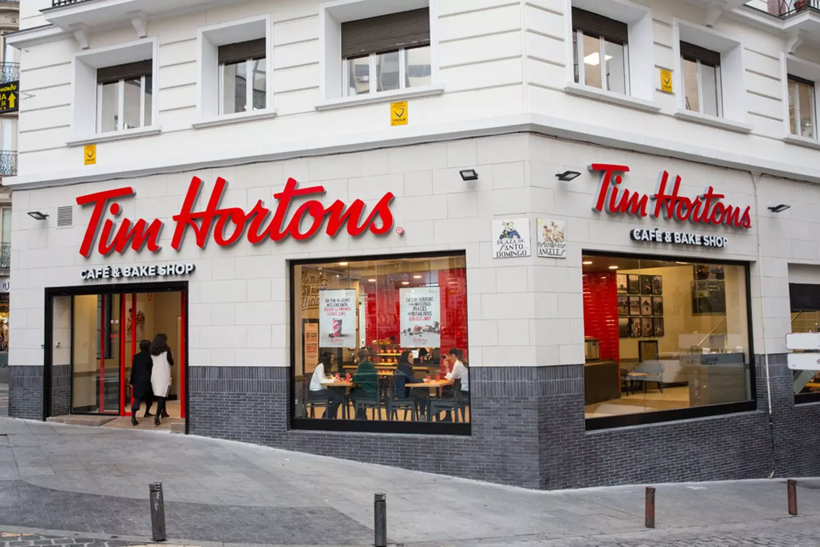 Fasada e Tim Hortons në Madrid