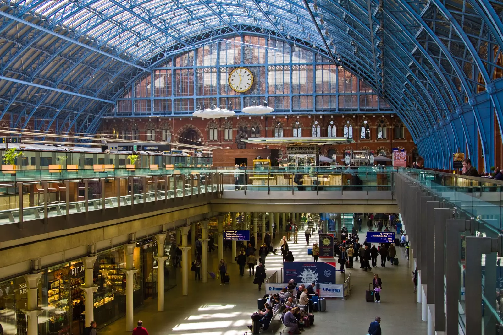 Il treno diretto da Londra ad Amsterdam è quasi arrivato