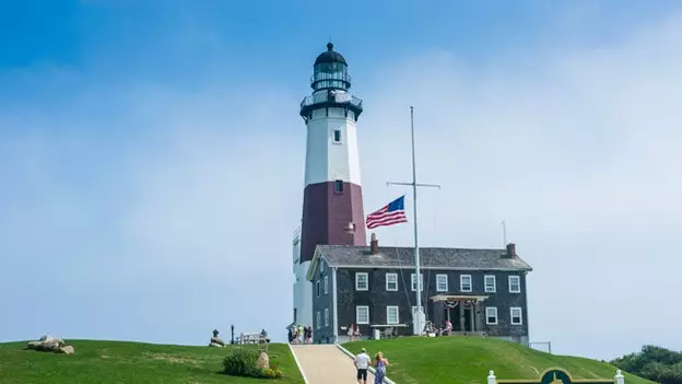 Sé phlean do gach cách agus pócaí sna Hamptons