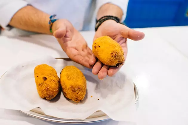 Croquette ya bahari katika El Chiringuito de Pepe