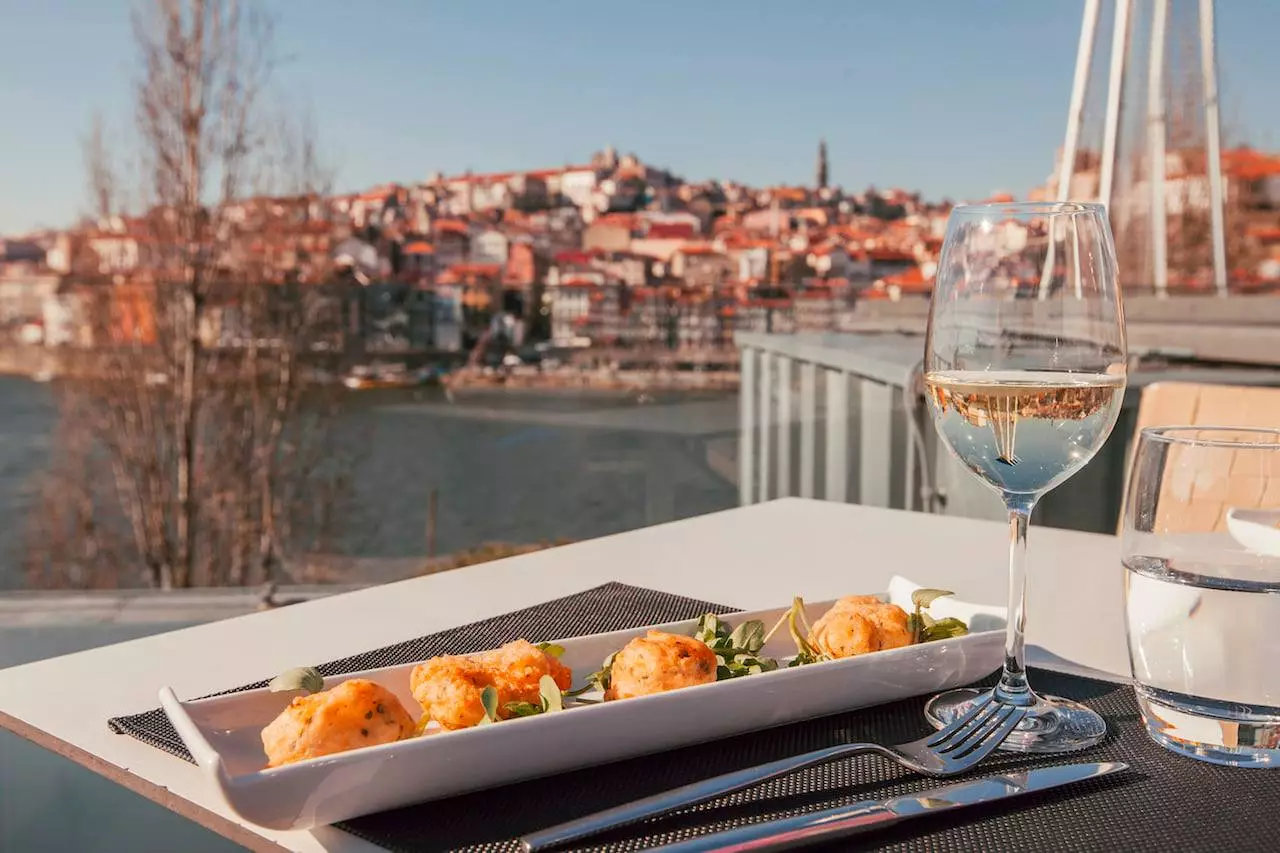 Uitzicht vanaf het terras van Porto Cruz