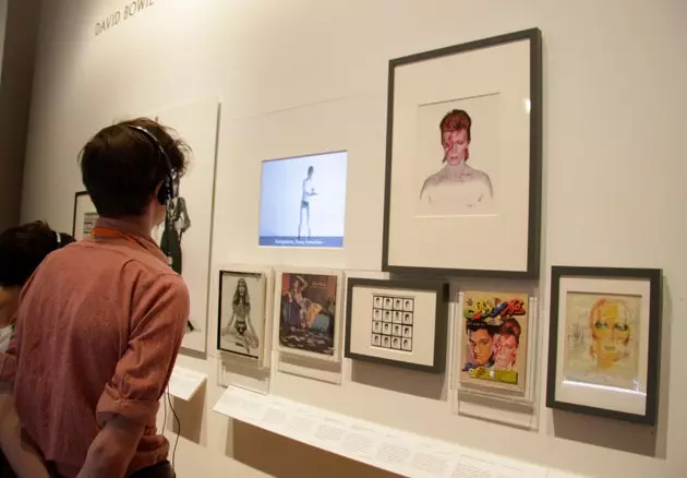 D'Ausstellung iwwerpréift dem Bowie seng Carrière