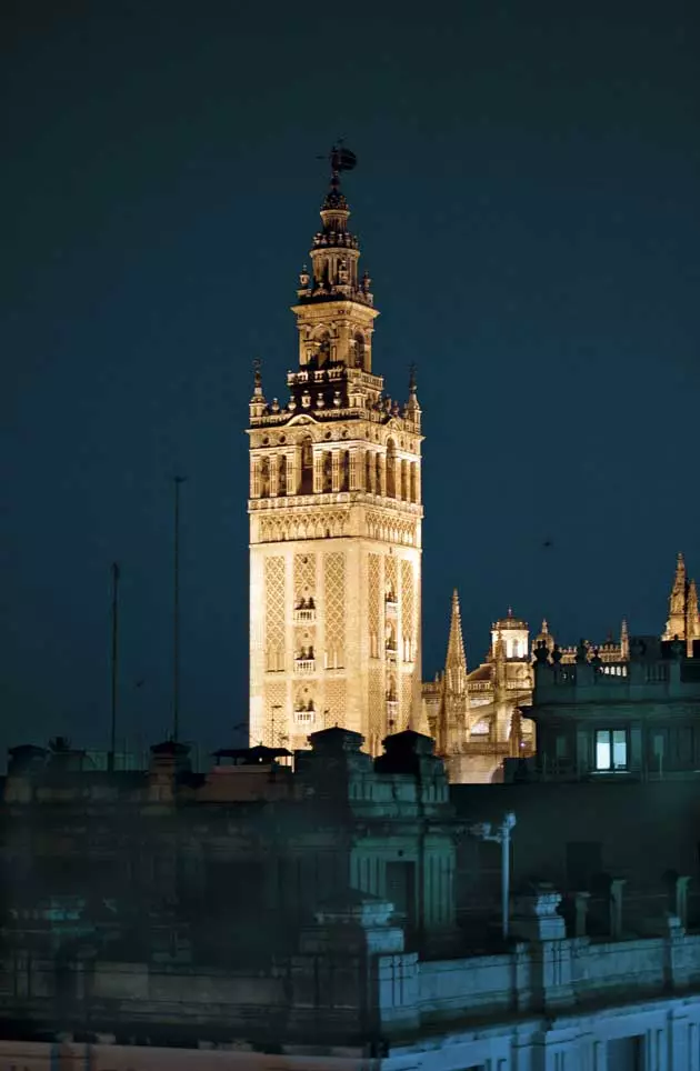 Giralda din Sevilla