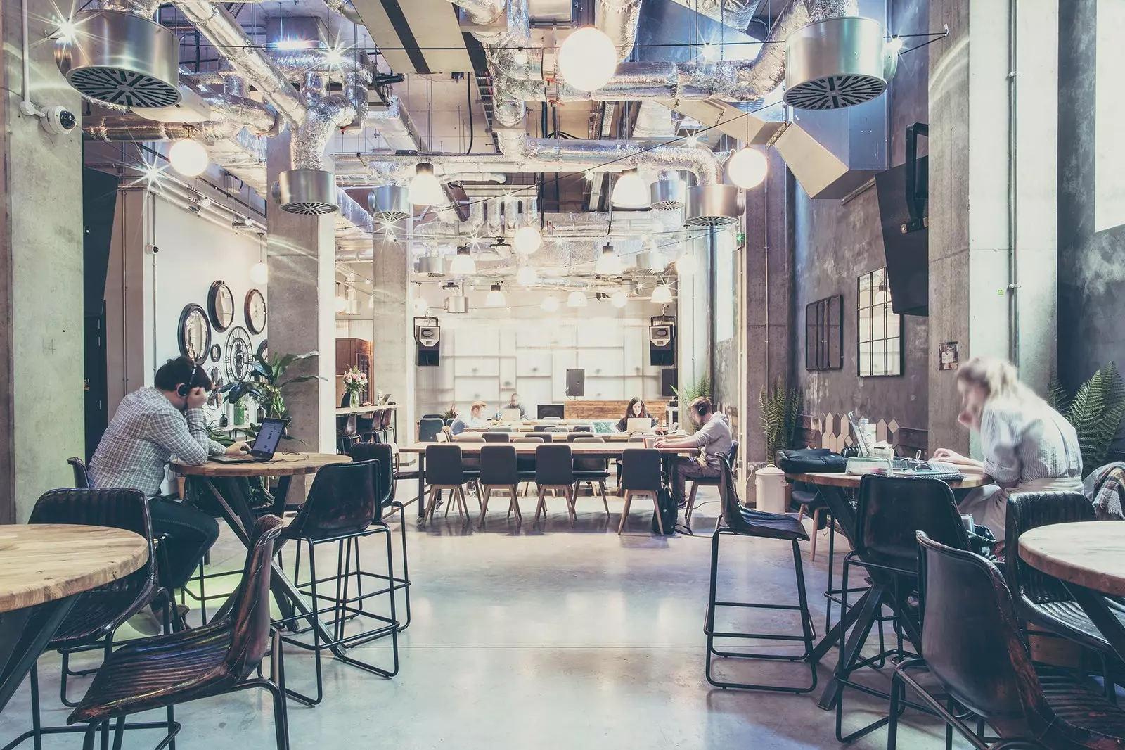 Espai de coworking al coliving ms gran del mon