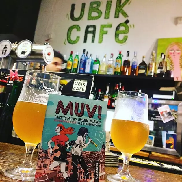 Ubik Café elava muusika raamatud ja näitused