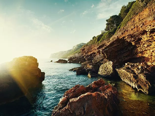 Spiaggia rocciosa a Denia