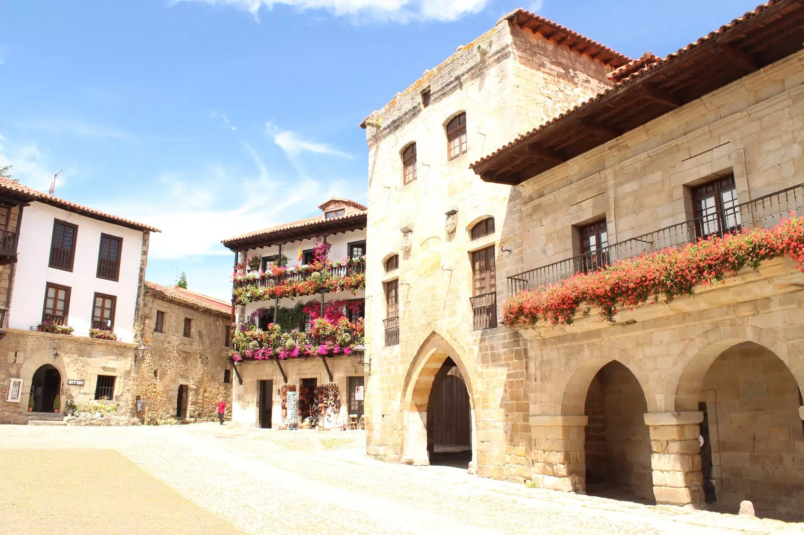 9,720 Stëmmen hunn Santillana del Mar d'ländlech Haaptstad vun 2019 gemaach