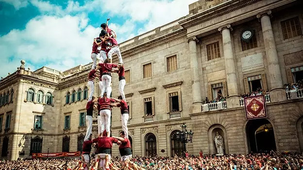 Barcelona မှ ဒေသခံတစ်ဦးကဲ့သို့ Fiestas de la Mercè ကို ဘယ်လိုခံစားရမလဲ