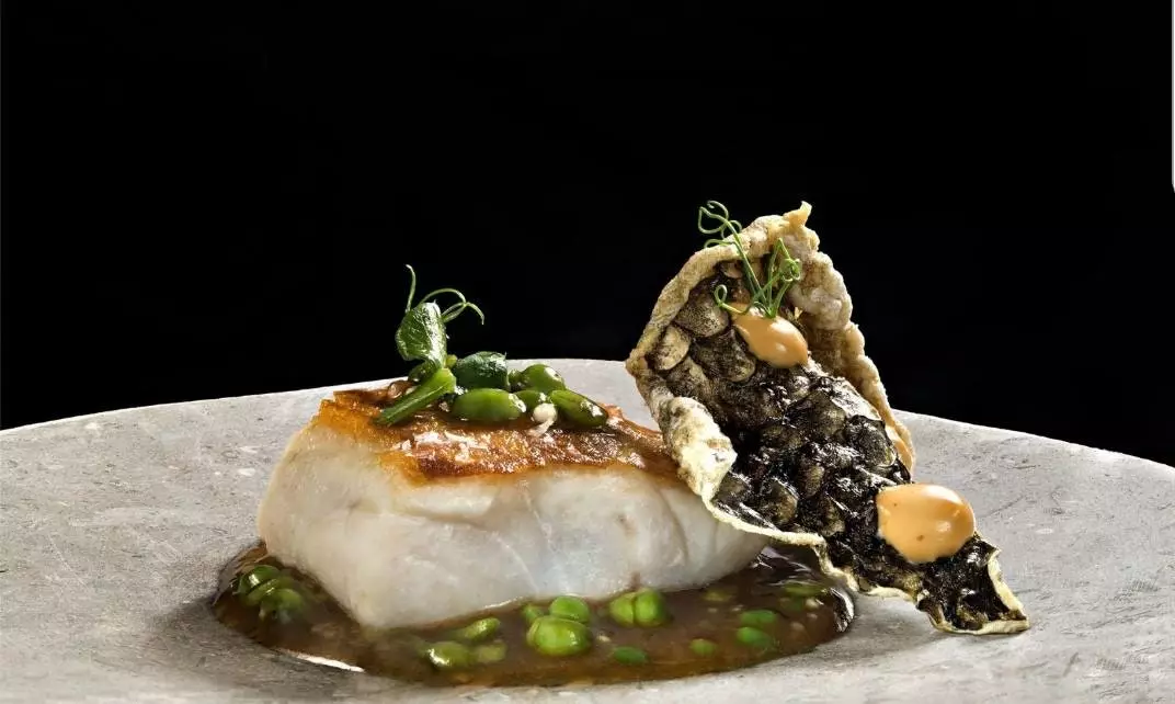 Annua sea bass and peas