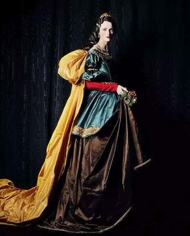 "Carmen as Zurbarn's Saint Elizabeth" na Michael Thompson