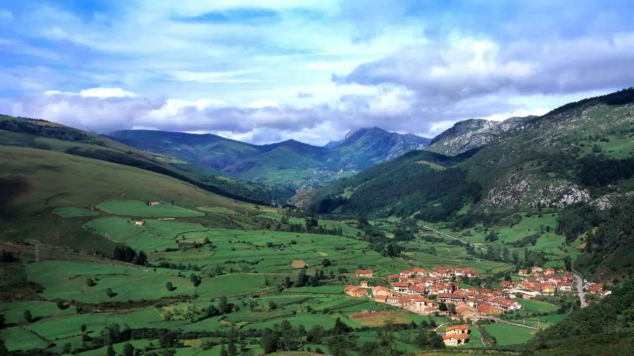 5 bhaile a fheictear le fáil amach Cantabria