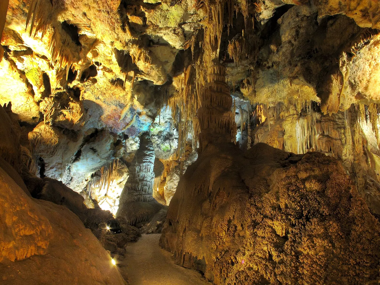 Cinco cavernas criadas gota a gota em Aragão