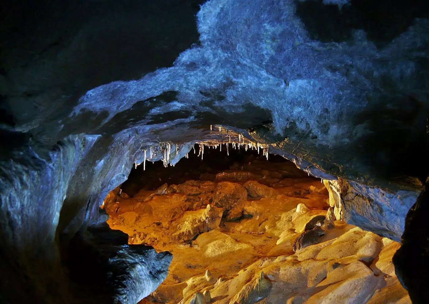 Cinc coves creades gota a gota a Aragó