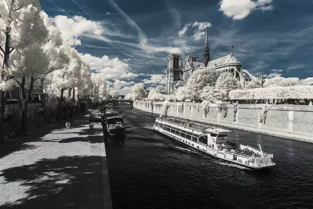 È possibile ritrarre Parigi in un modo diverso a questo punto?Questo fotografo ci è riuscito