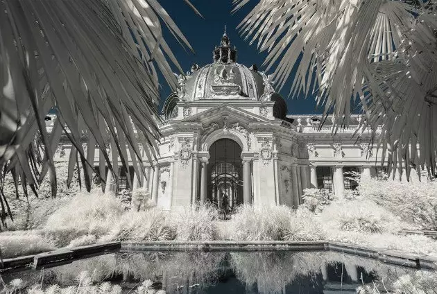 Ali je v tem trenutku mogoče Pariz upodobiti na drugačen način? Temu fotografu je to uspelo