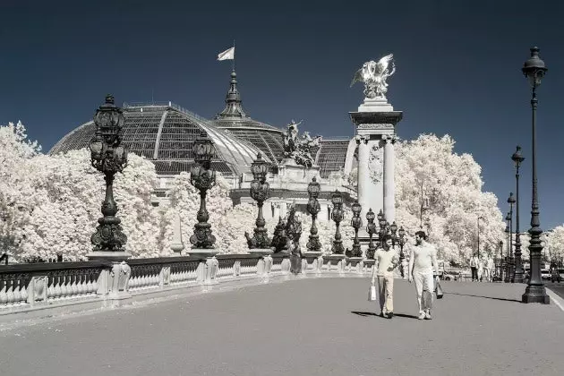 È possibile ritrarre Parigi in un modo diverso a questo punto?Questo fotografo ci è riuscito