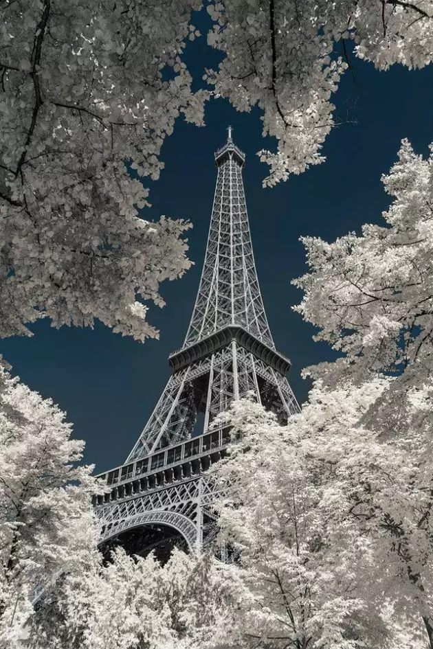 È possibile ritrarre Parigi in un modo diverso a questo punto?Questo fotografo ci è riuscito