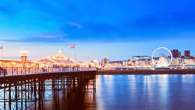 Brighton, say sưa văn hóa vào tháng 5