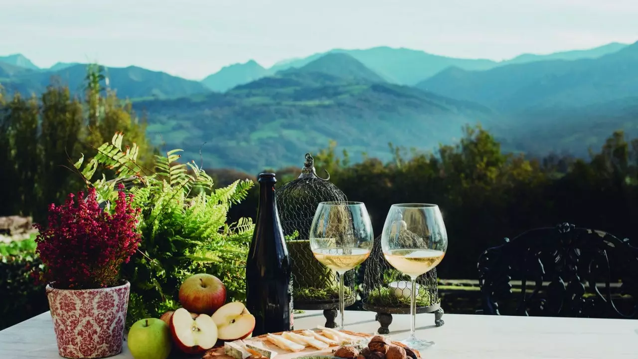 Green Spain, the perfect destination for lovers of nature and good food