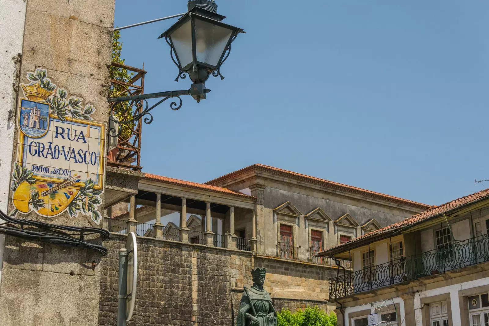 Rua Grão Vasco의 Paseo dos Cónegos.