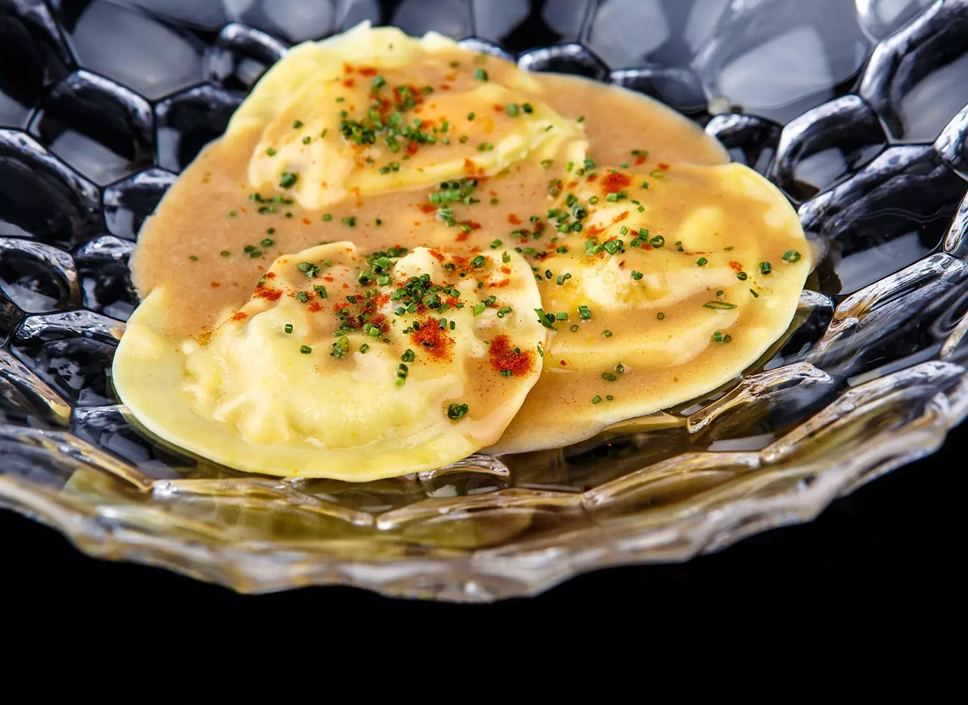 Ravioli fyllt með kræklingi með sherry